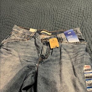 Women’s Blue Jeans, medium wash.